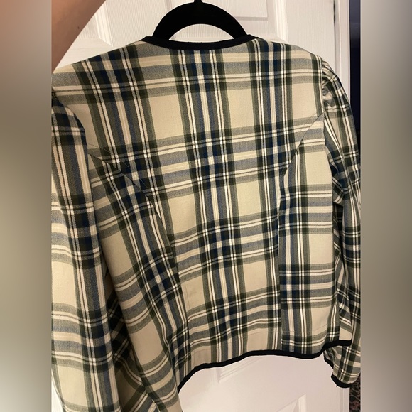 Blazer - Picture 2 of 2